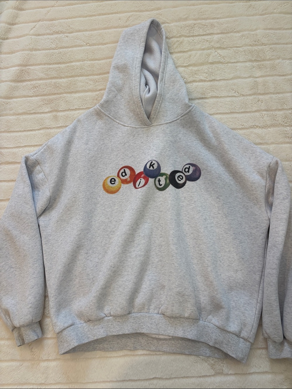 Edikted Pullover Sweatshirt Pool Ball Design